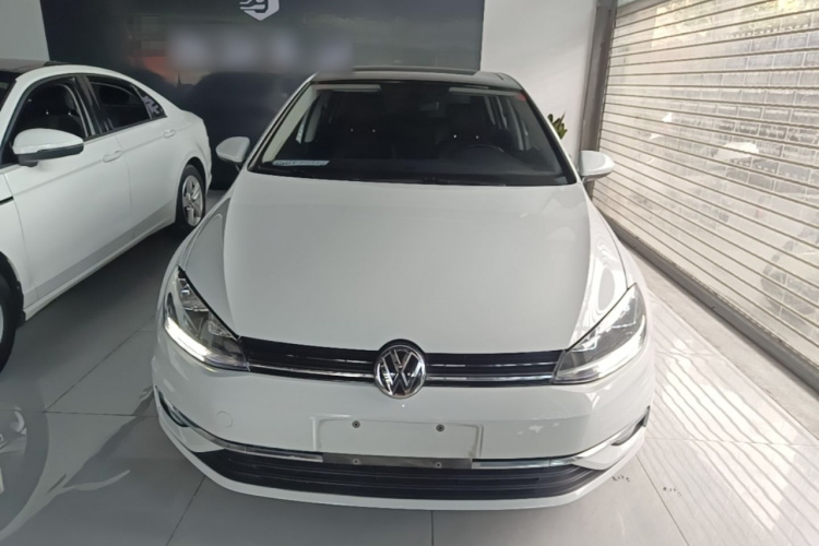 Volkswagen Golf 2019 car image #3