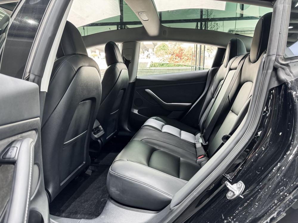 Tesla Model 3 2021 car image #12