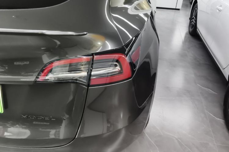 Tesla Model Y 2022 #8 Tesla Model Y 2022 car image #8