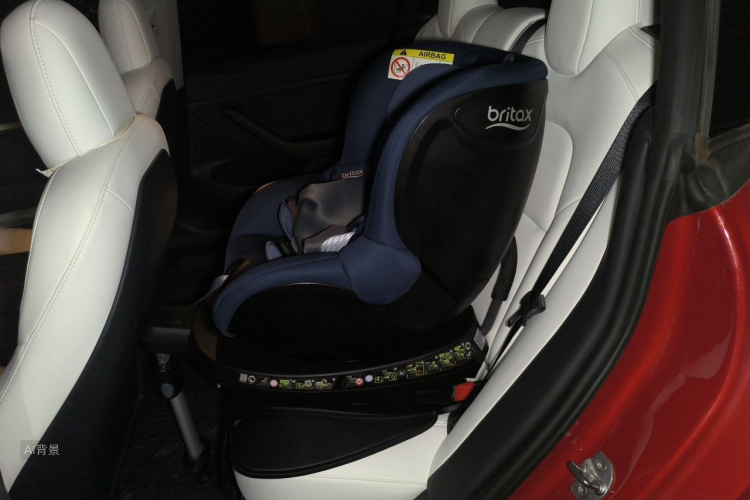 Tesla Model 3 2021 car image #19
