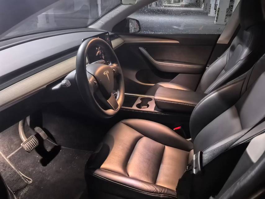 Tesla Model Y 2022 #2 Tesla Model Y 2022 car image #2