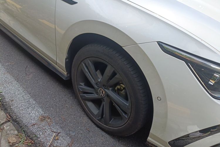 Volkswagen Golf 2022 car image #9