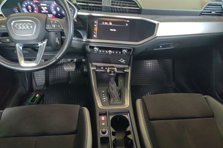 Audi Q3 2019 #13 Audi Q3 2019 car image #13