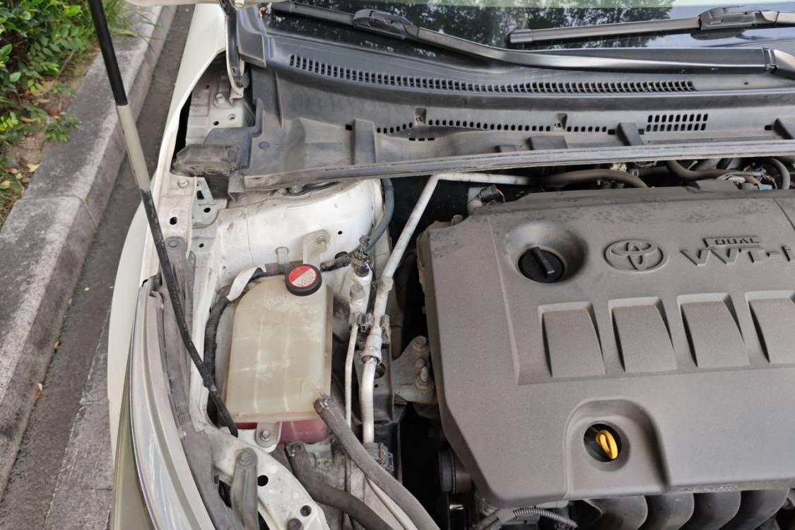 Toyota Corolla 2014 car image #11