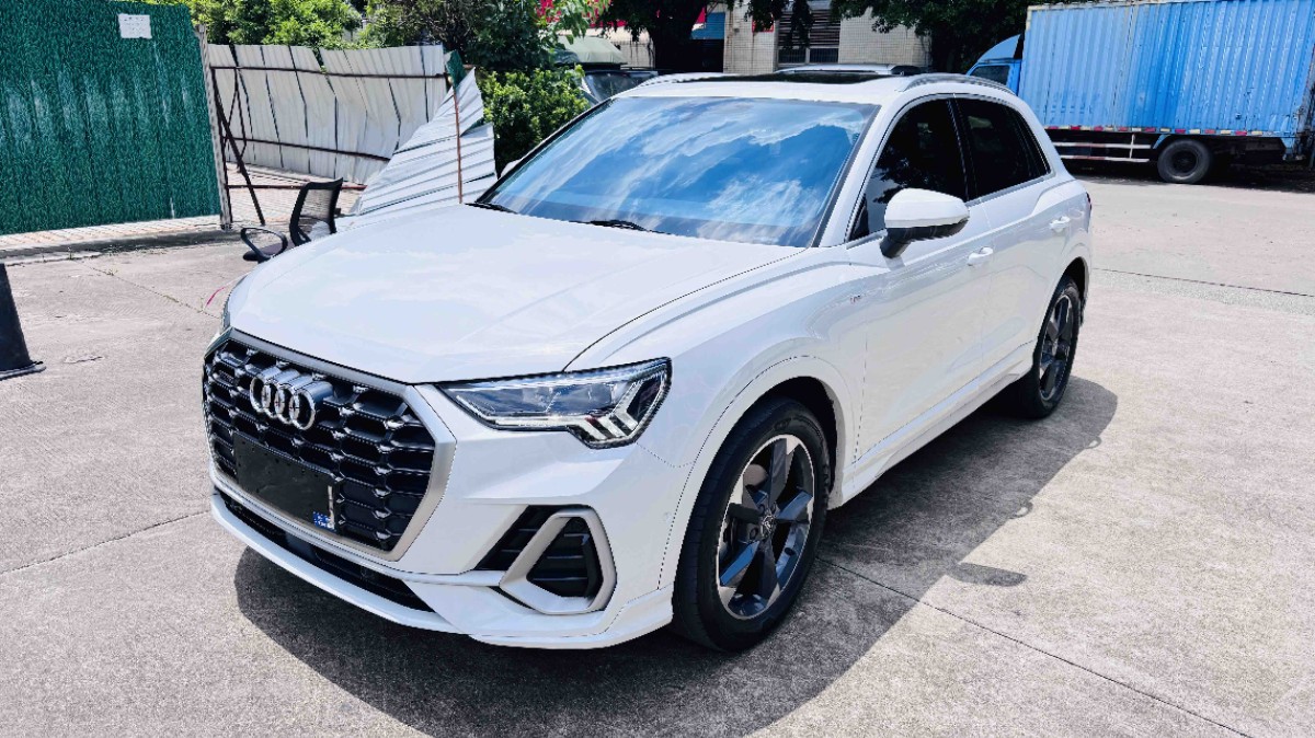 Audi Q3 2022 Audi Q3 2022 car image