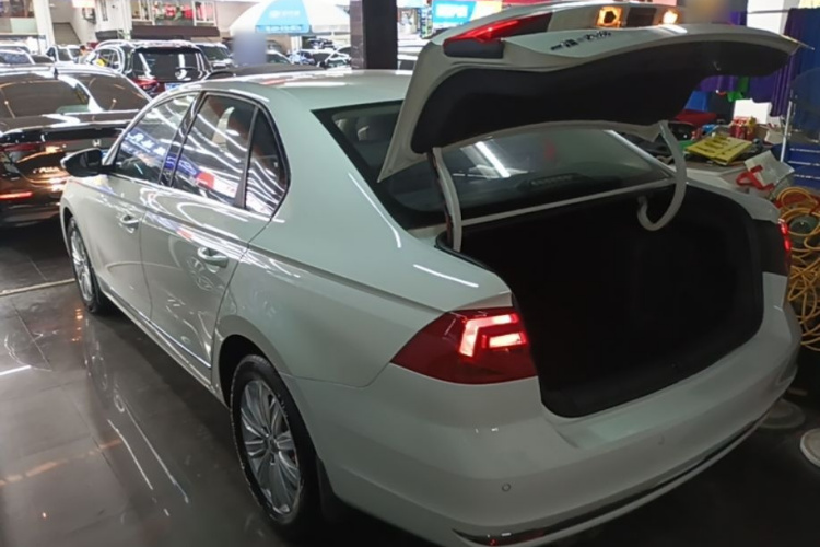 Volkswagen Bora 2017 immagine di auto #5