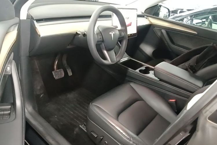 Tesla Model Y 2023 #15 Tesla Model Y 2023 car image #15