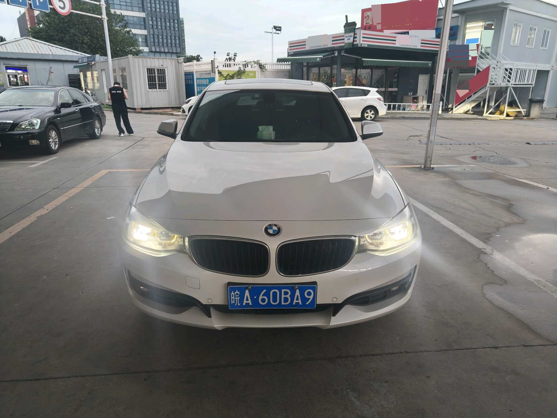 BMW 3 Series GT 2018 #2 BMW 3 Series GT 2018 car image #2