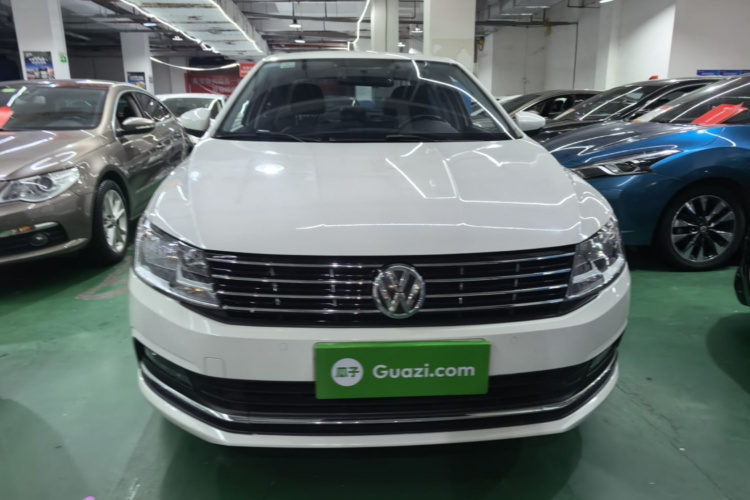 Volkswagen Lavida 2018 car image #3