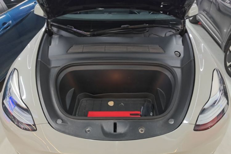 Tesla Model Y 2021 car image #20