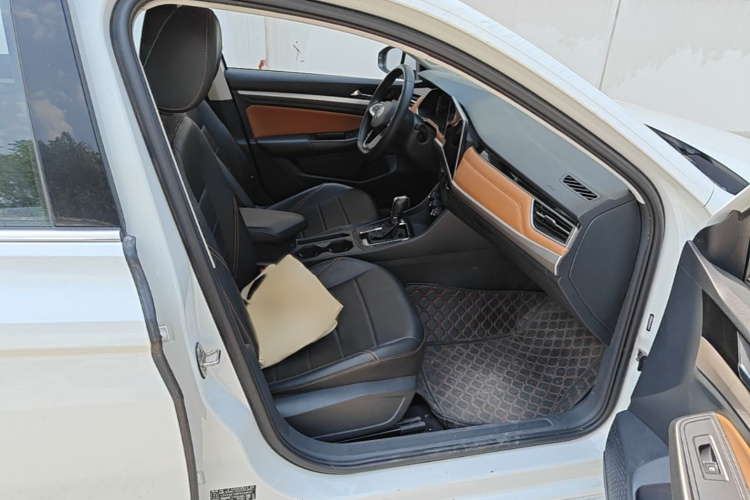 Volkswagen Bora 2024 car image #27
