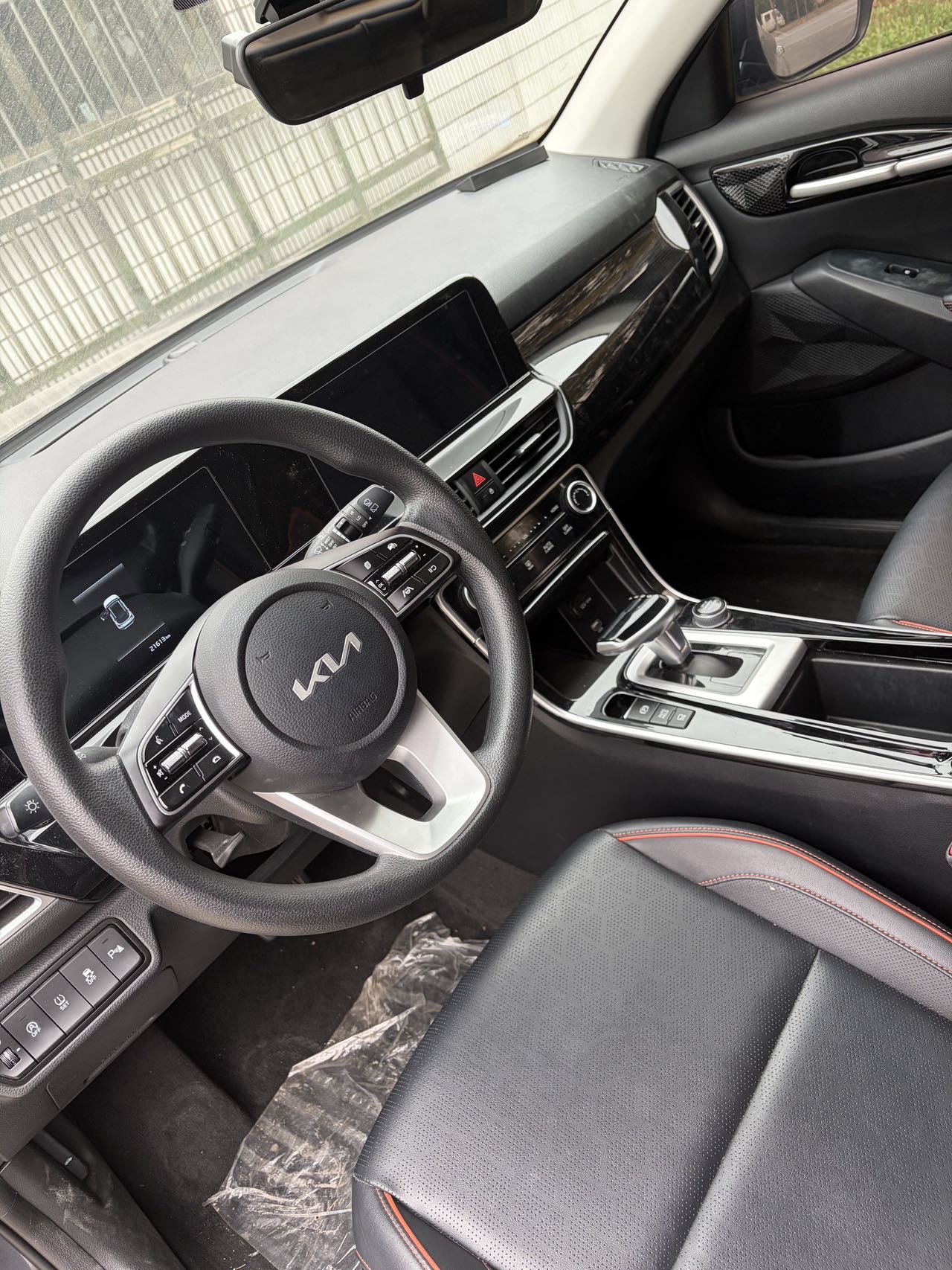 Kia Seltos 2024 car image #7