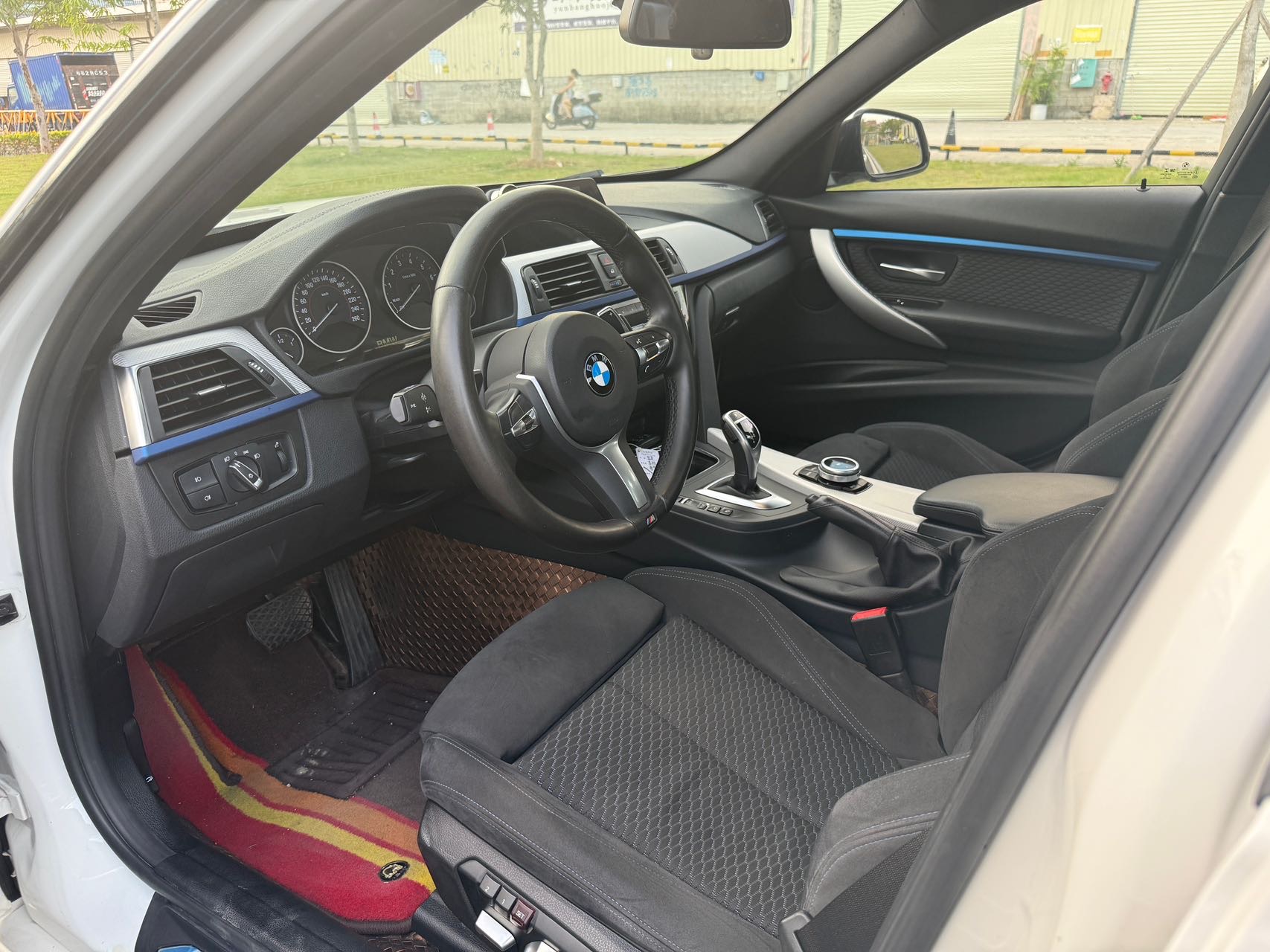 BMW 3 Series 2018 #4 BMW 3 Series 2018 car image #4