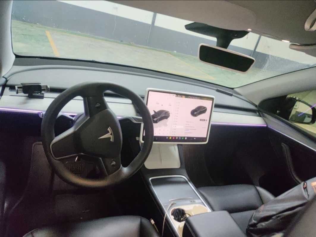Tesla Model Y 2023 immagine di auto #3