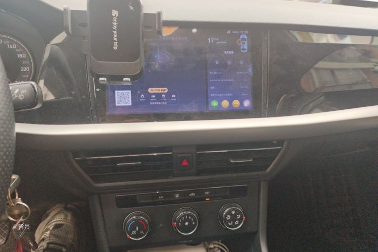 Volkswagen Lavida 2019 car image #15