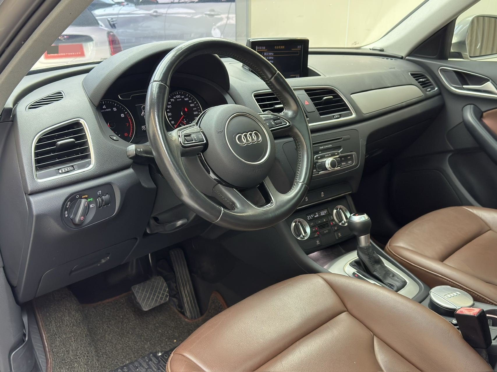 Audi Q3 2015 immagine di auto #5