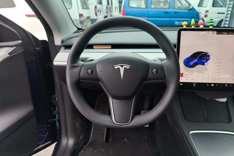 Tesla Model Y 2023 #11 Tesla Model Y 2023 car image #11