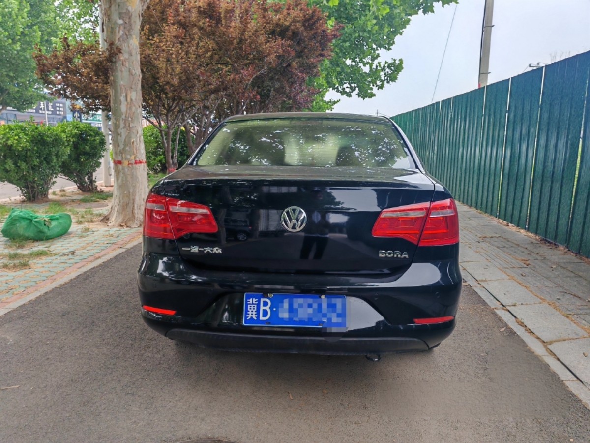 Volkswagen Bora 2014 car image #2