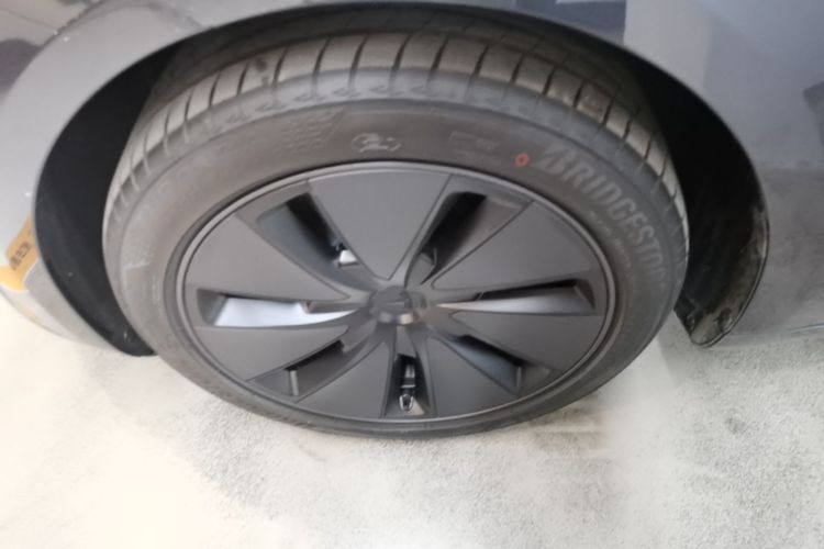 Tesla Model 3 2026 car image #9