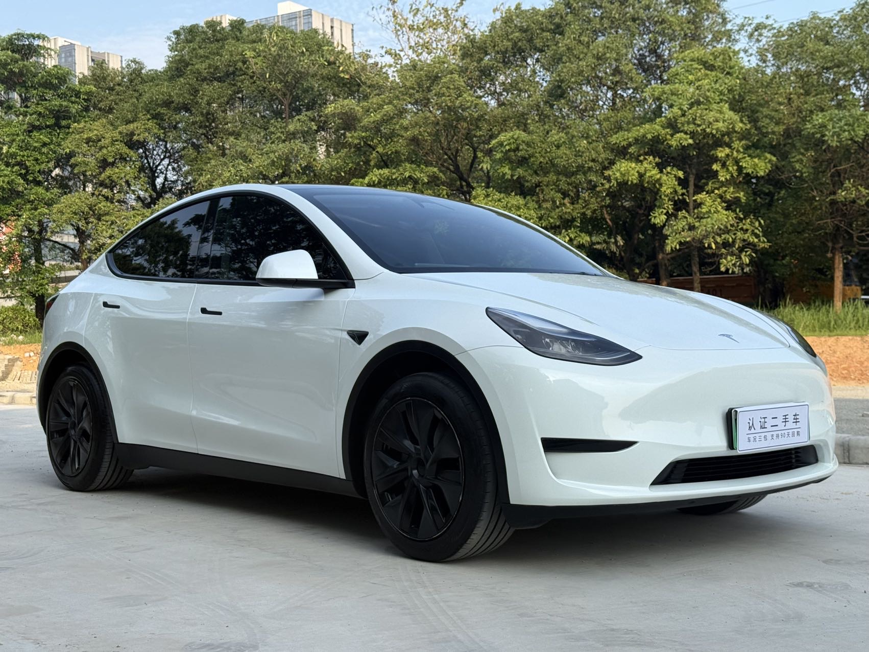 Tesla Model Y 2024 #3 Tesla Model Y 2024 car image #3