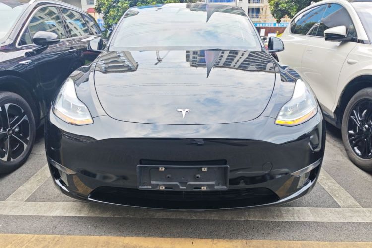 Tesla Model Y 2022 car image #3