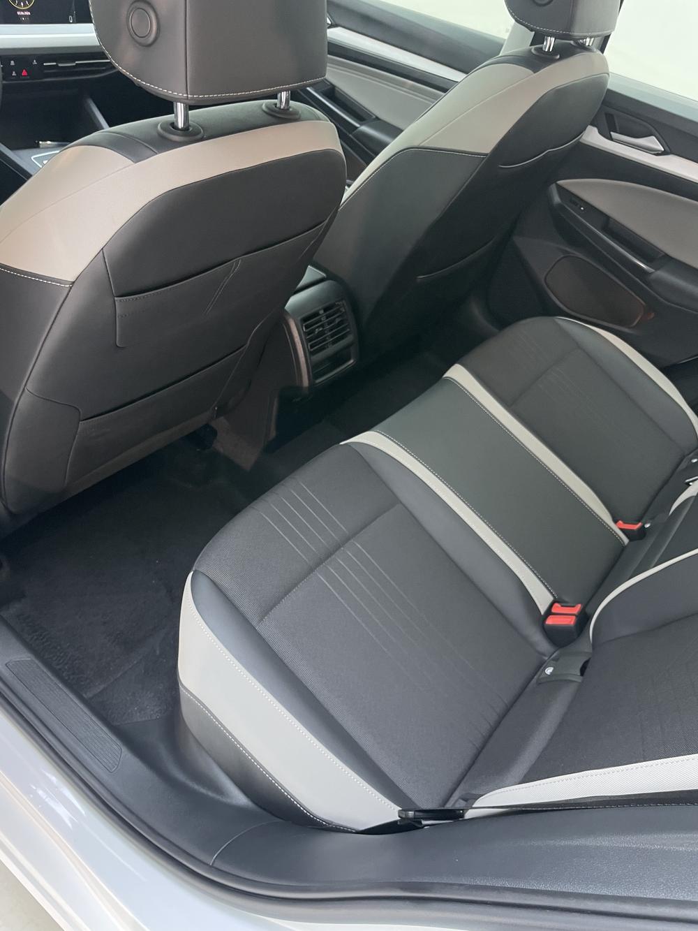 Volkswagen Golf 2022 car image #24