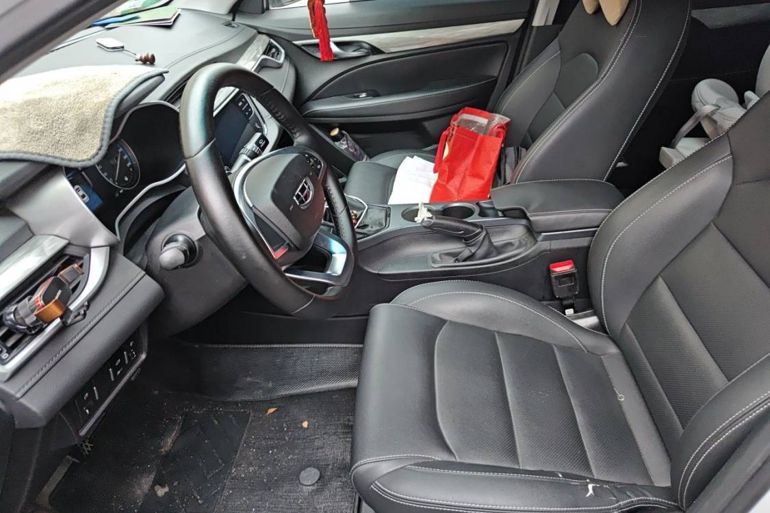 GEELY Emgrand 2019 #18 GEELY Emgrand 2019 car image #18