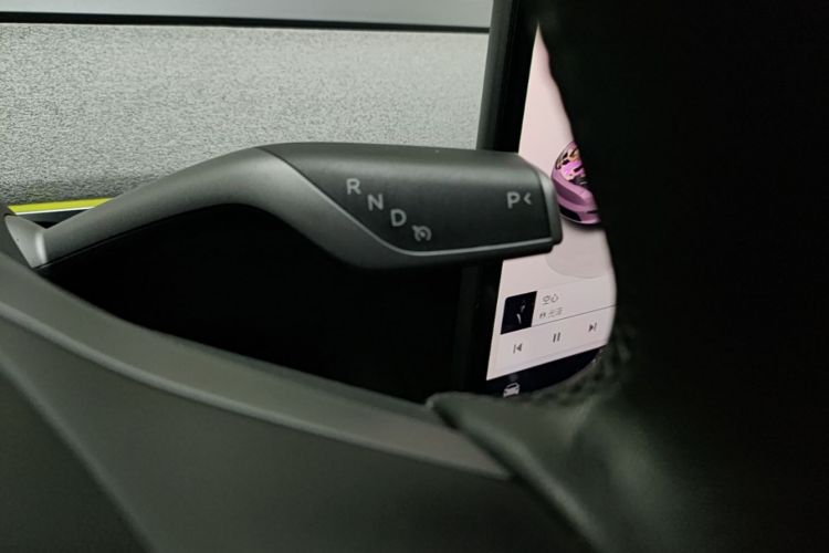 Tesla Model Y 2024 immagine di auto #14