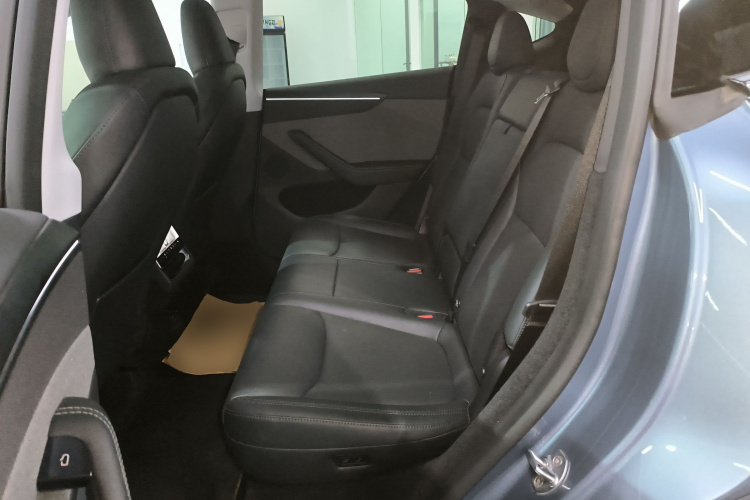 Tesla Model Y 2025 #17 Tesla Model Y 2025 car image #17
