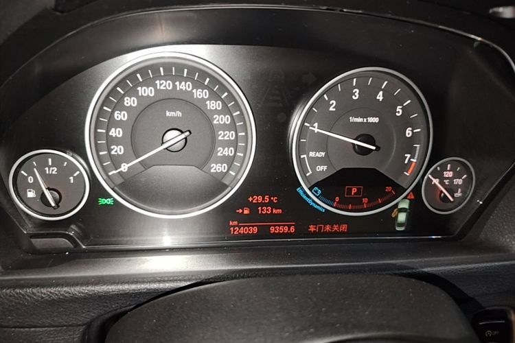 BMW 3 Series 2017 car image #12