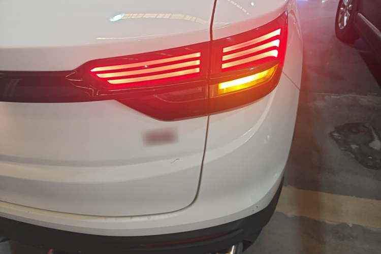 GEELY Coolray 2022 car image #8