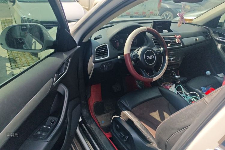 Audi Q3 2018 car image #18
