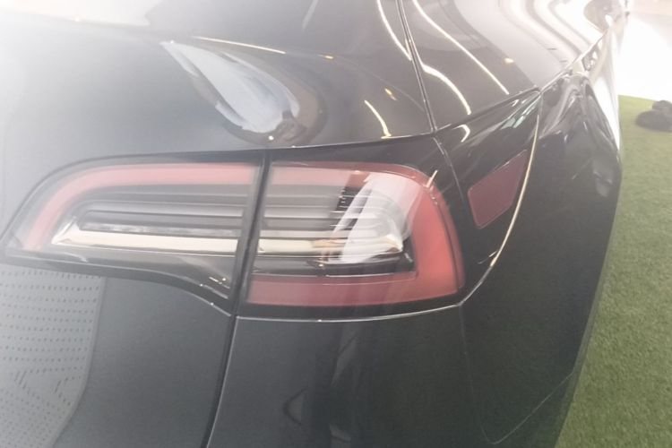 Tesla Model Y 2024 #8 Tesla Model Y 2024 car image #8