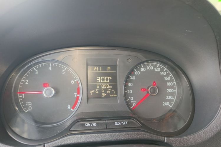 Volkswagen Polo 2018 car image #12