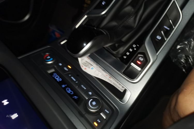 GEELY Emgrand 2019 car image #16