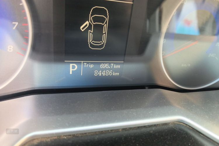 GEELY Emgrand 2015 #14 GEELY Emgrand 2015 car image #14