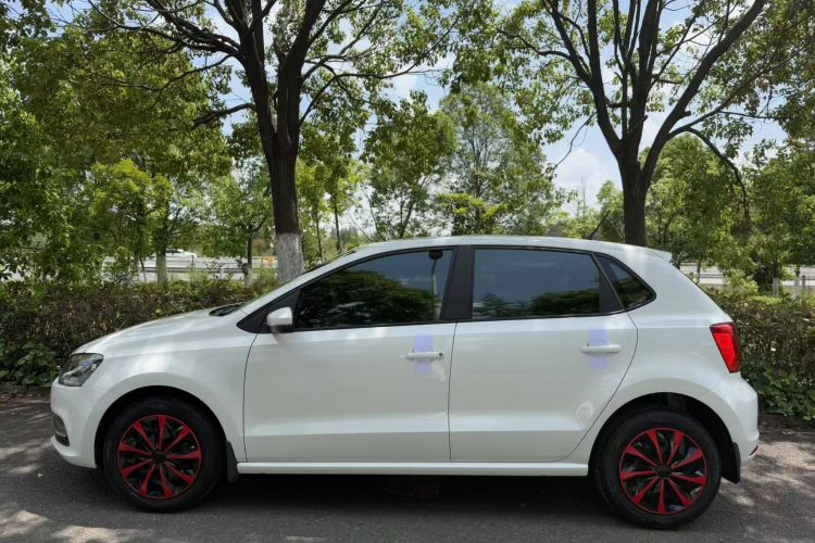 Volkswagen Polo 2017 car image #13