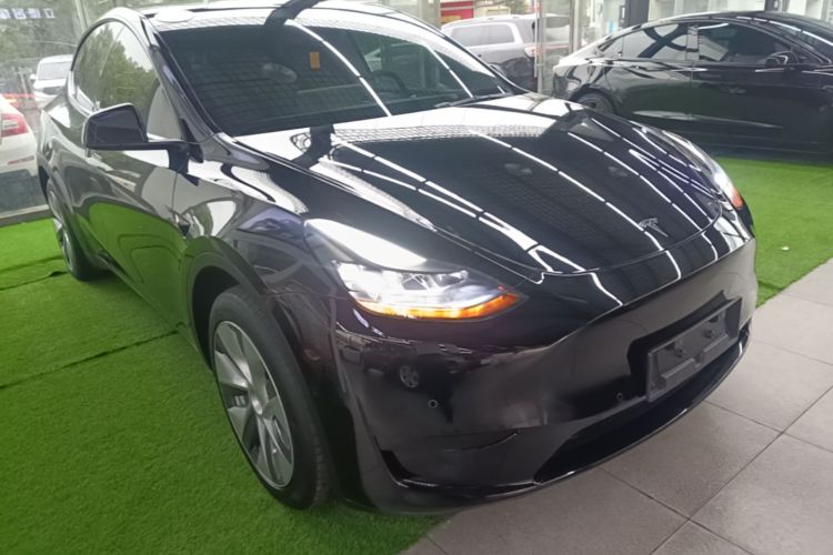 Tesla Model Y 2023 #4 Tesla Model Y 2023 car image #4