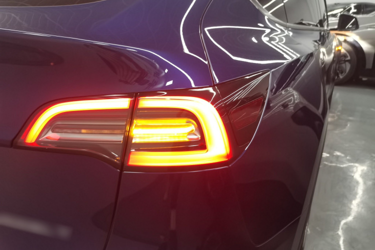 Tesla Model Y 2021 #8 Tesla Model Y 2021 car image #8