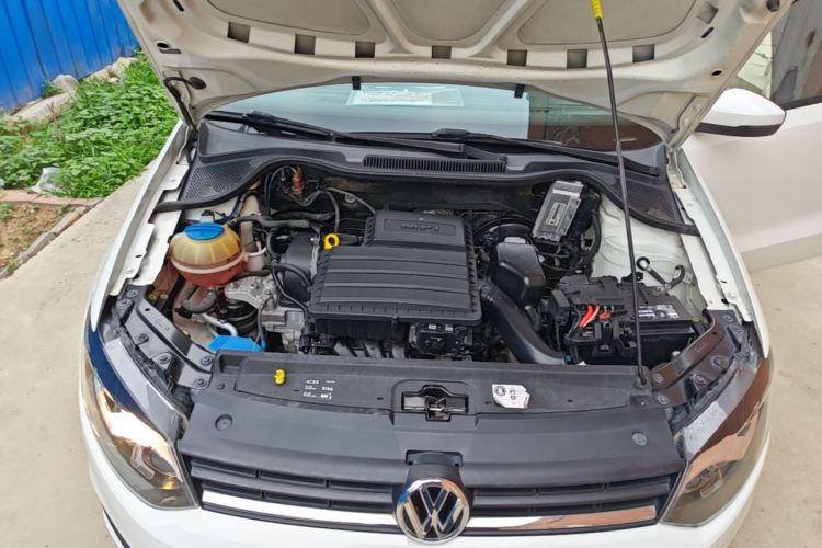 Volkswagen Polo 2016 car image #20