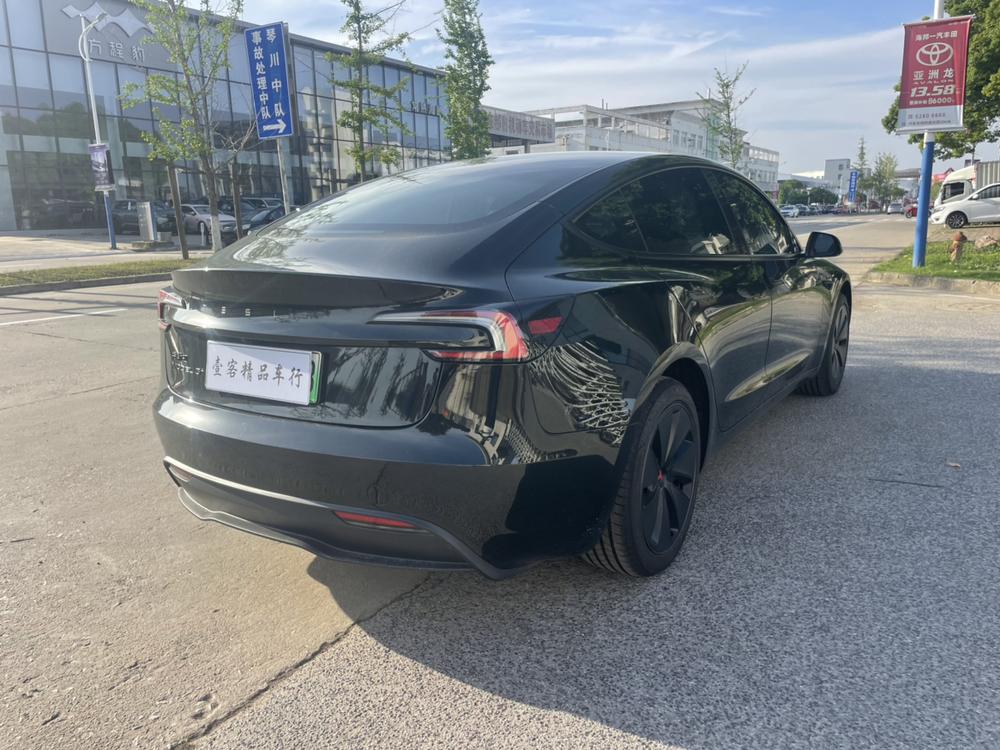Tesla Model 3 2025 car image #6