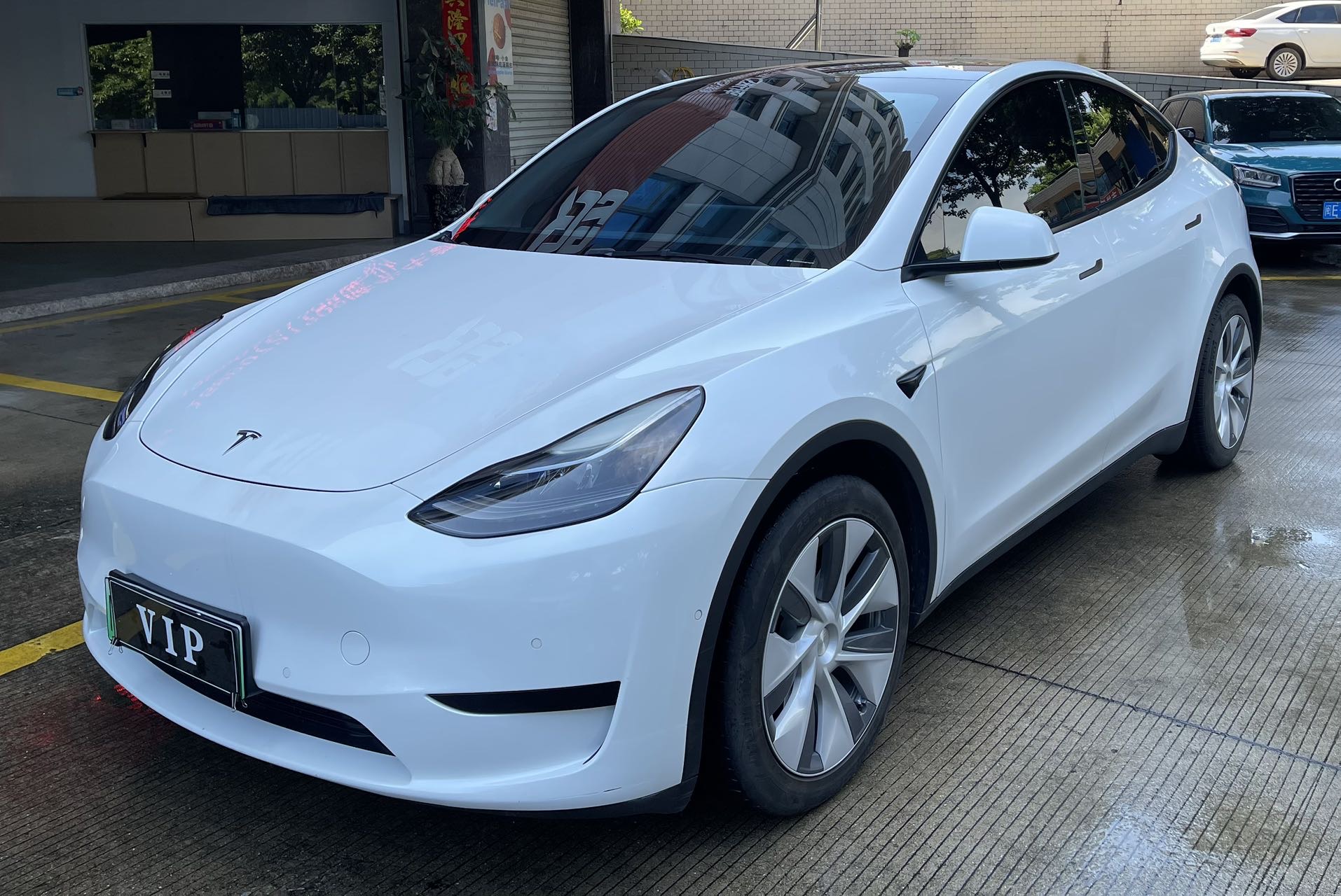 Tesla Model Y 2022 car image 