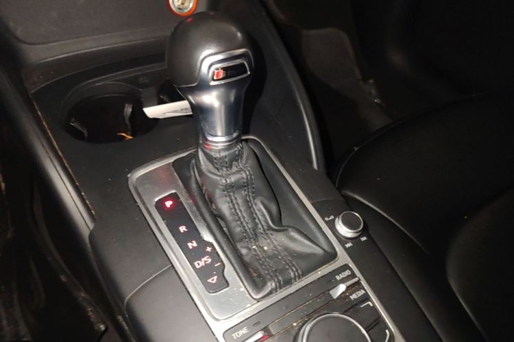 Audi A3 2015 car image #14