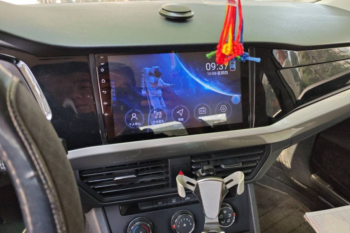 Volkswagen Bora 2020 car image #26