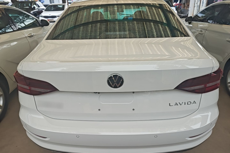 Volkswagen Lavida 2021 car image #6