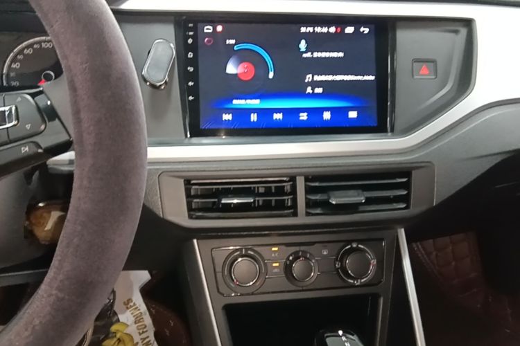 Volkswagen Polo 2020 car image #13