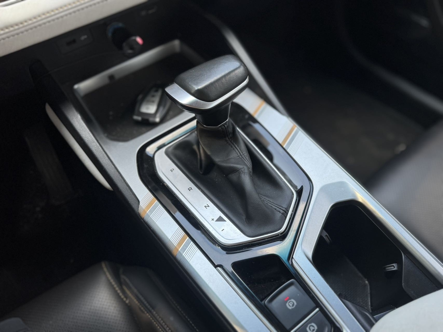GEELY Emgrand L 2022 car image #7