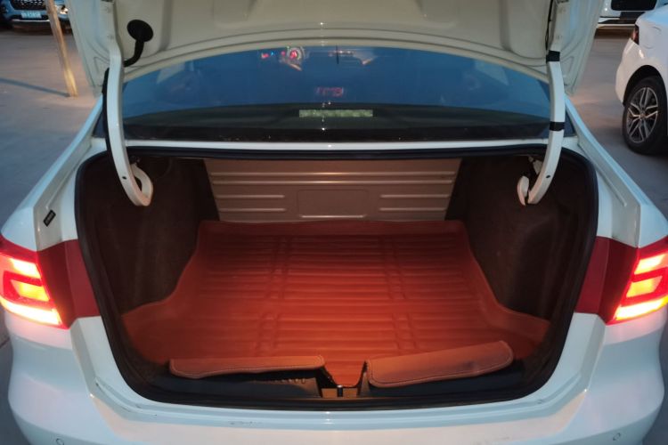 Volkswagen Santana 2016 صورة سيارة #19