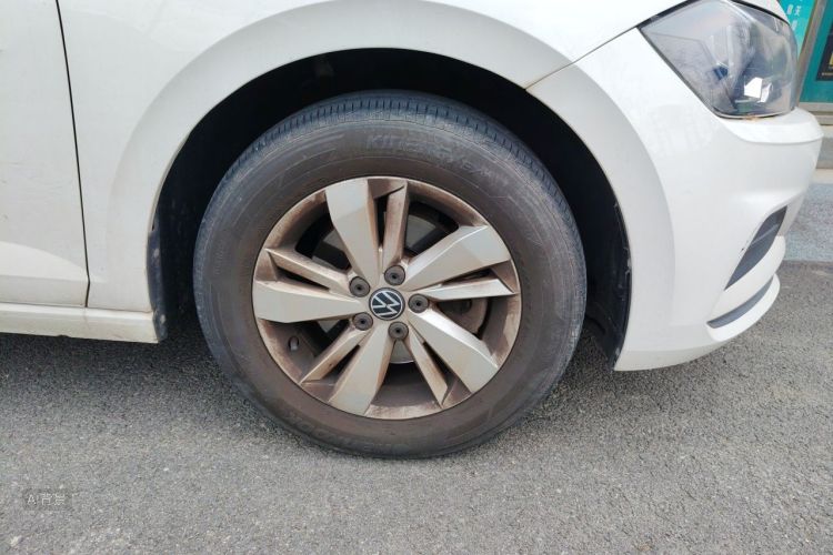 Volkswagen Polo 2021 car image #9