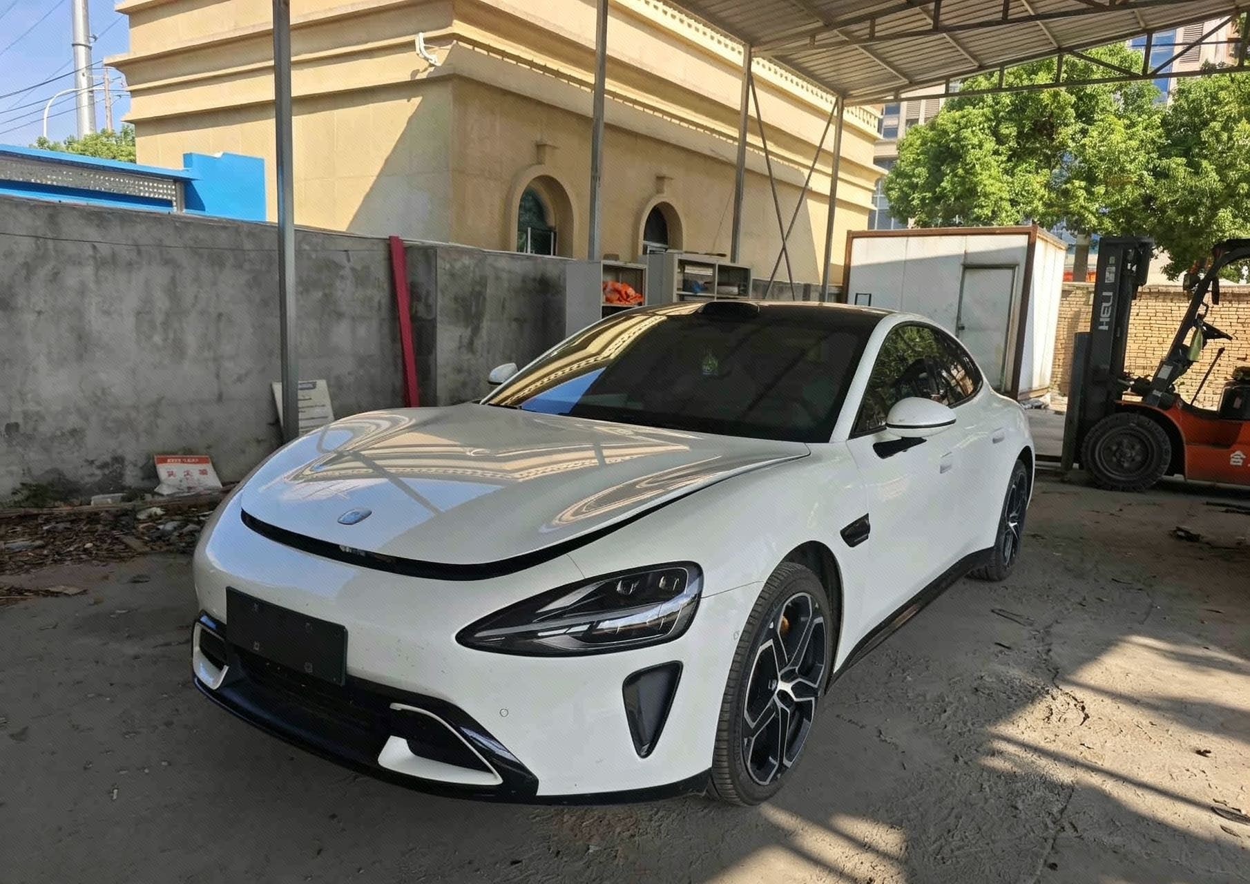 MI SU7 2024 car image 